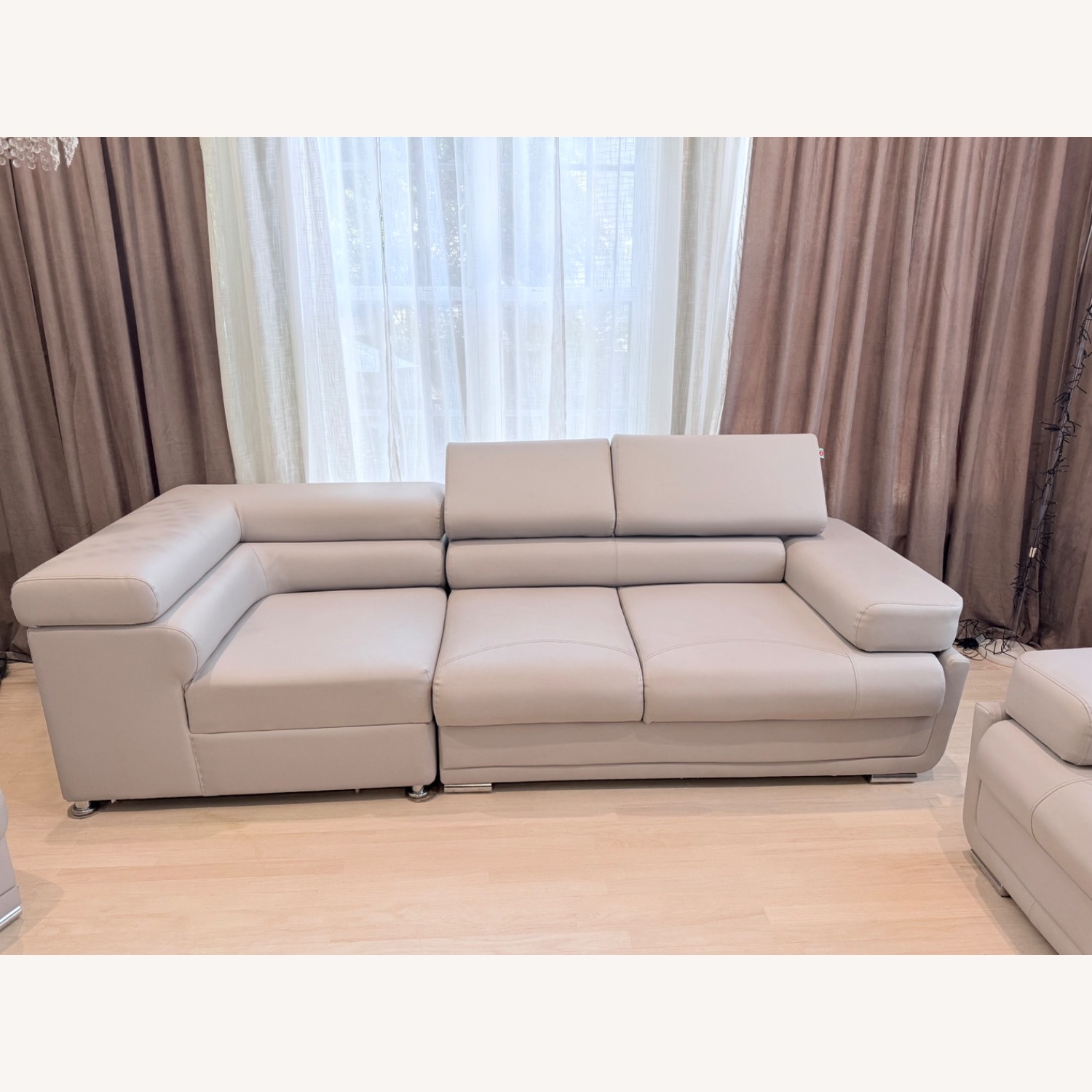 Light Gray Leather 3+ Piece Sectional - image-7