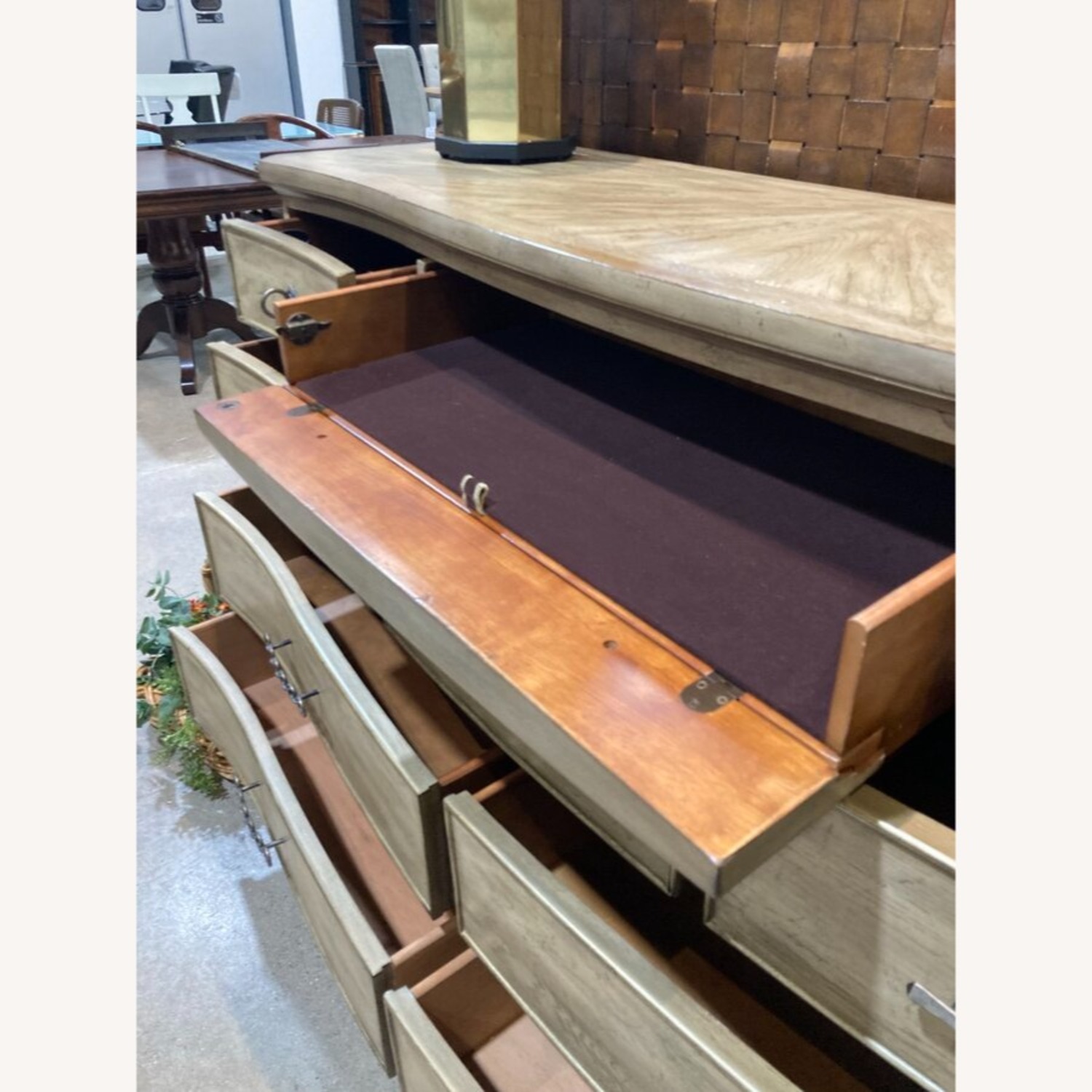 French Provincial 10-Drawer Dresser - image-6