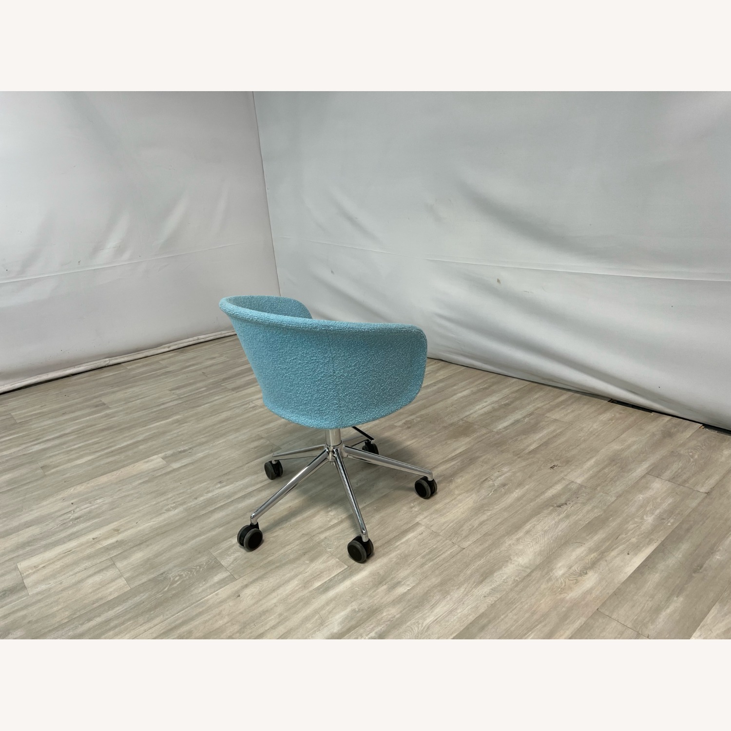 Hem Kendo Swivel Chair - image-11