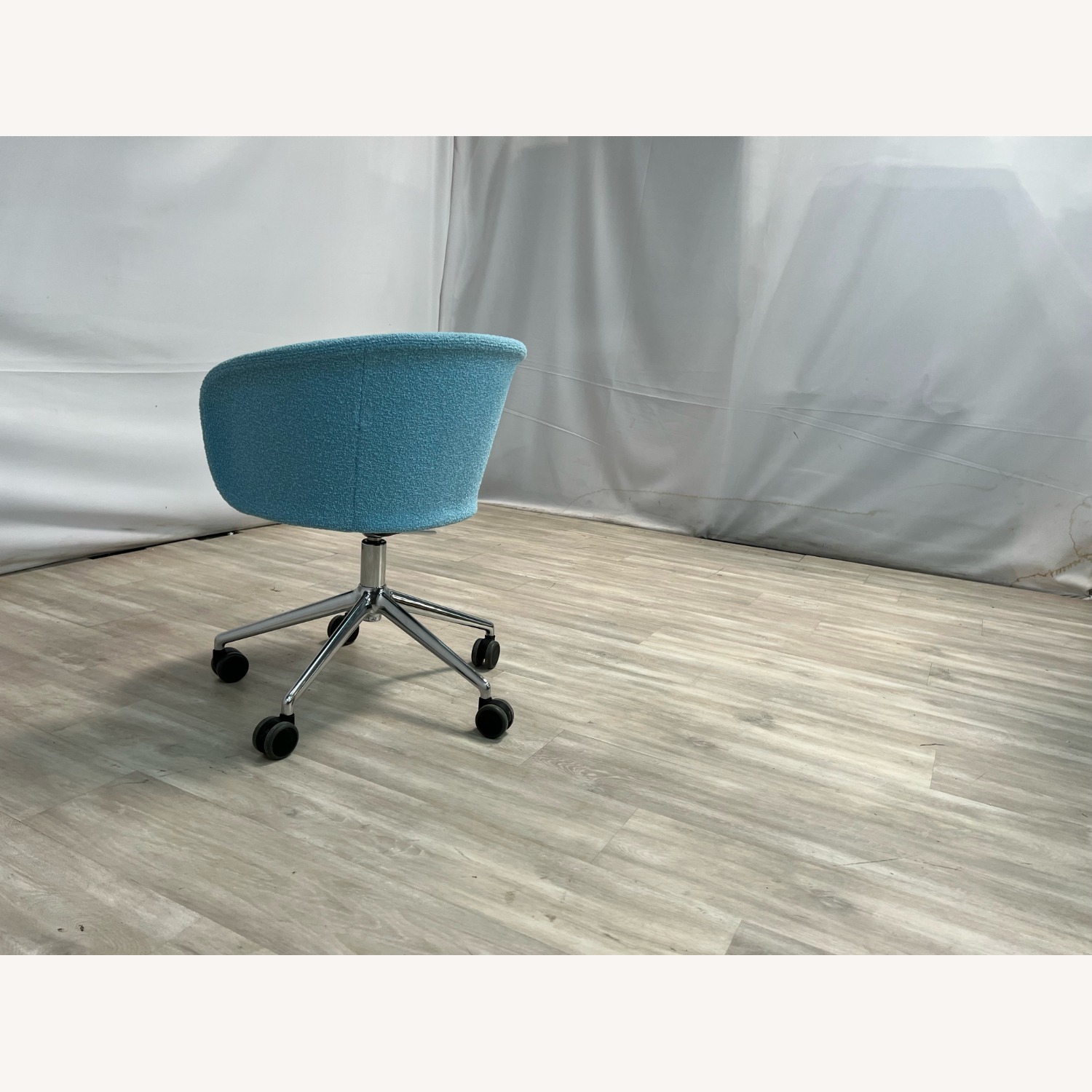 Hem Kendo Swivel Chair - image-10