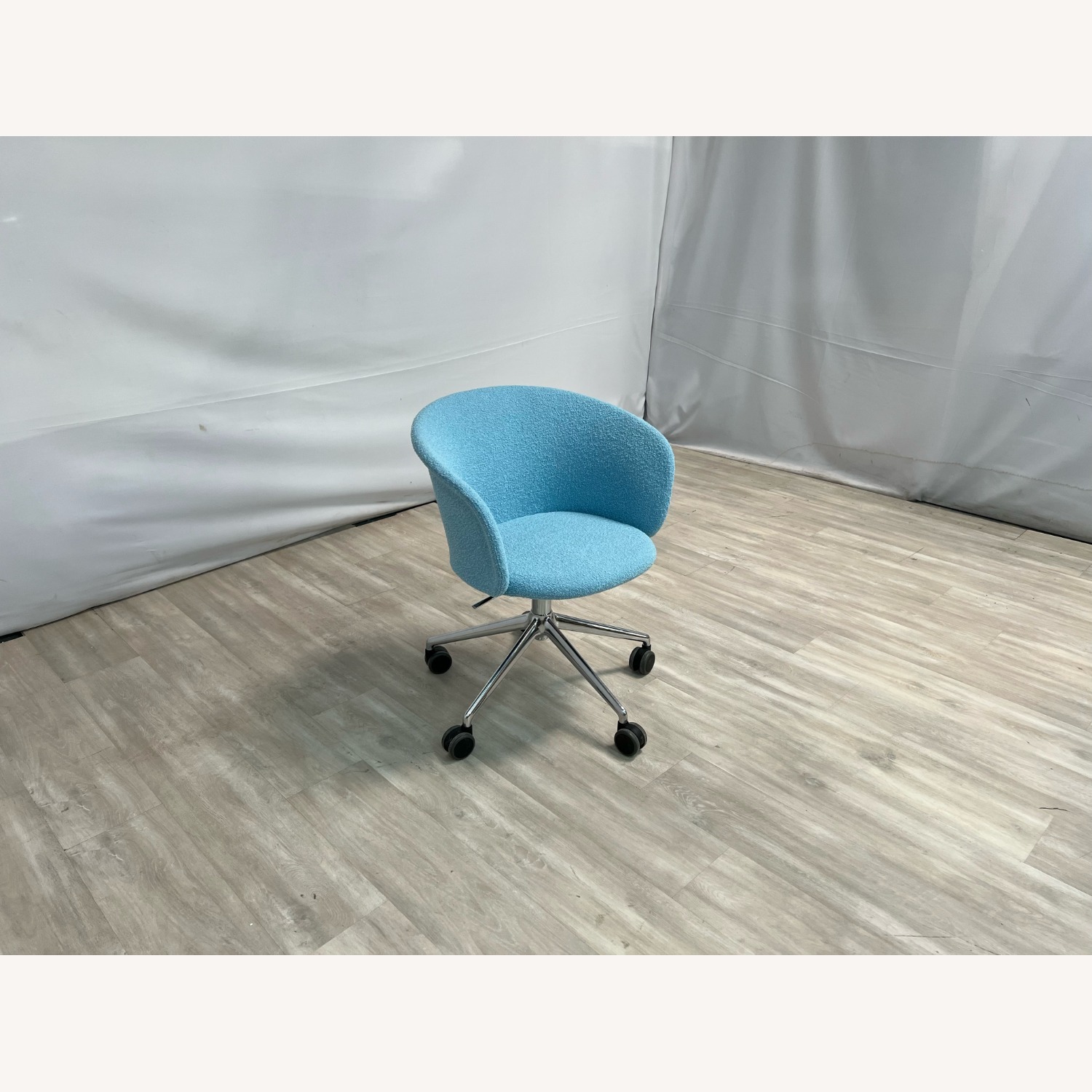 Hem Kendo Swivel Chair - image-1