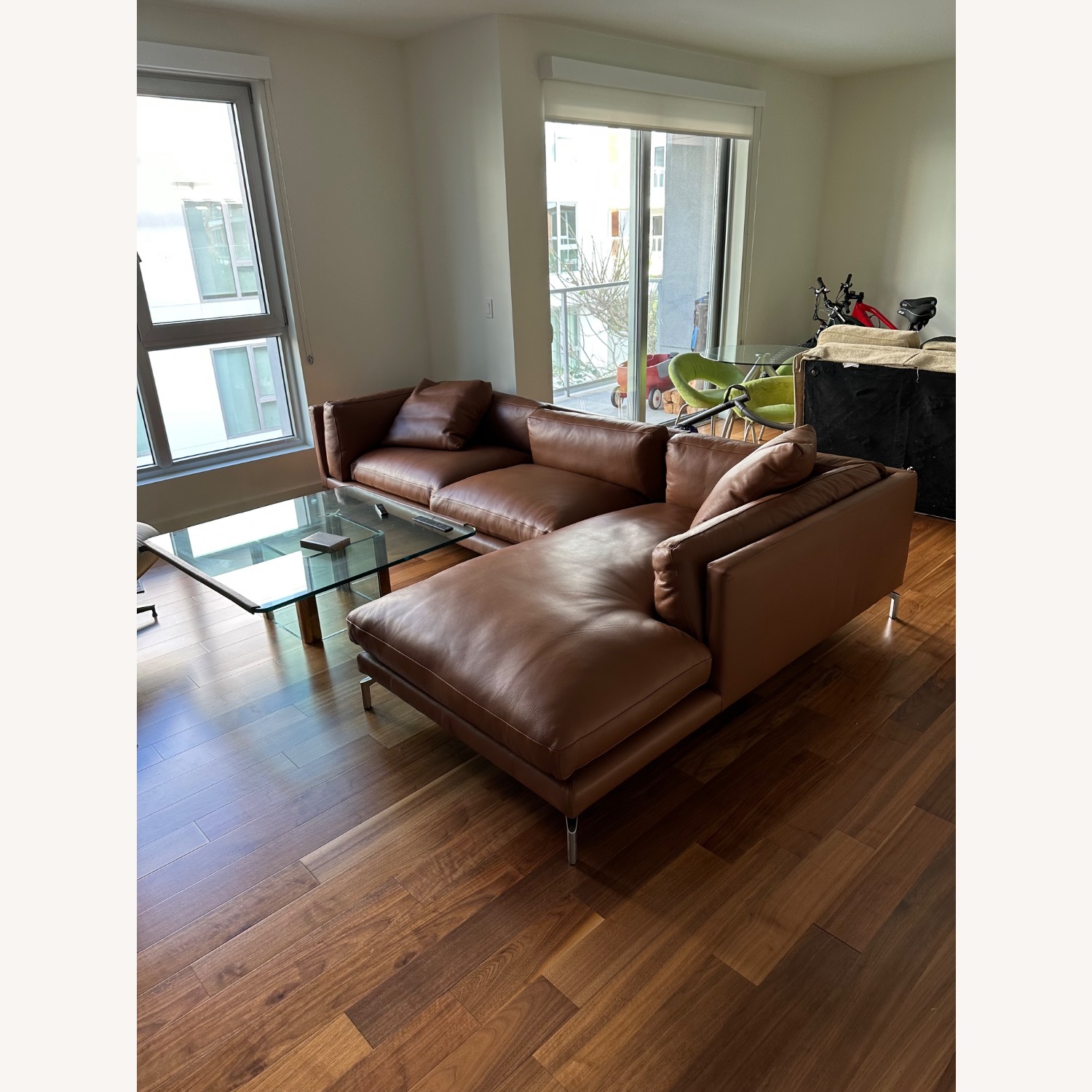 Como Sectional Sofa - image-1