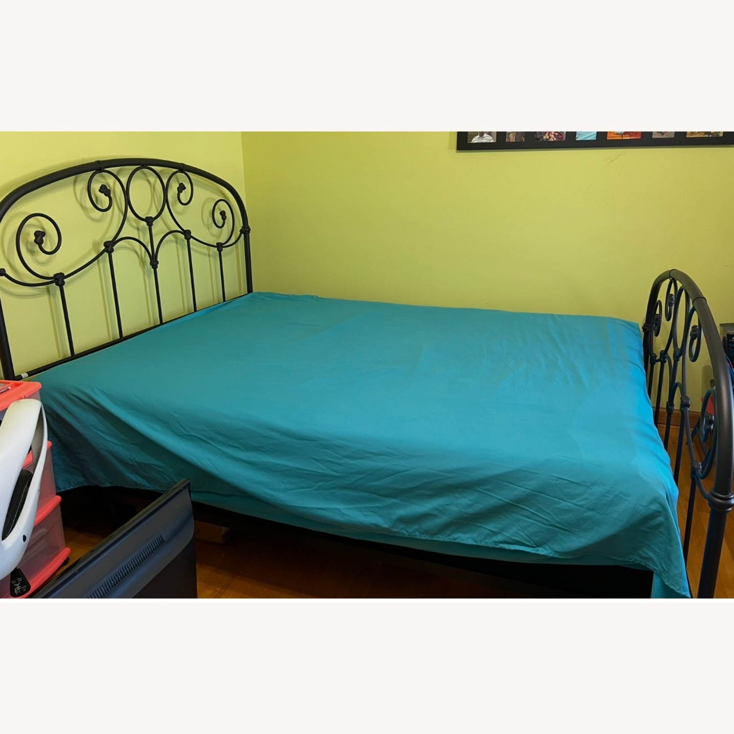 Elegant Metal Queen Bed  - image-2