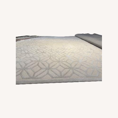 Used Safavieh Area Rug 9' x 12' for sale on AptDeco