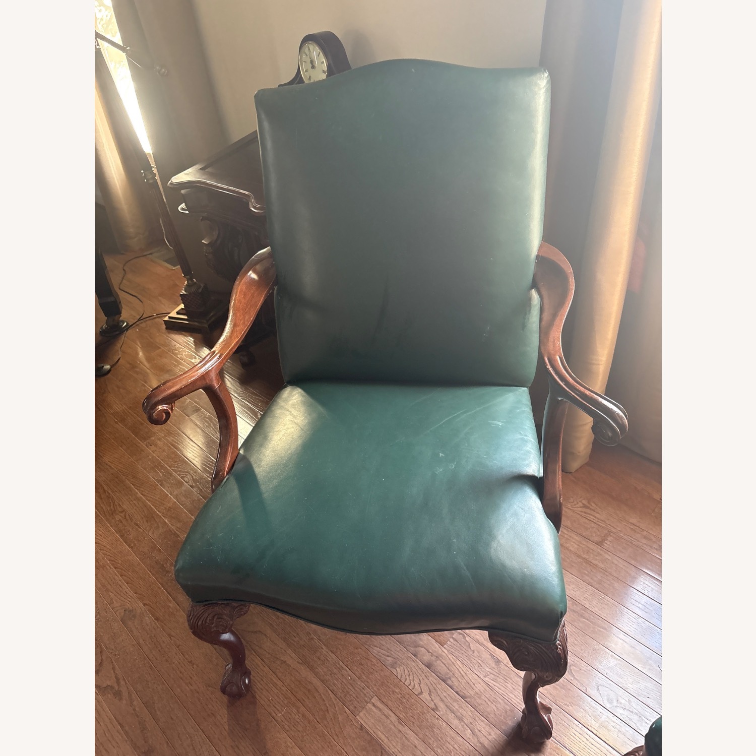 Traditional Leather Armchair  - image-2