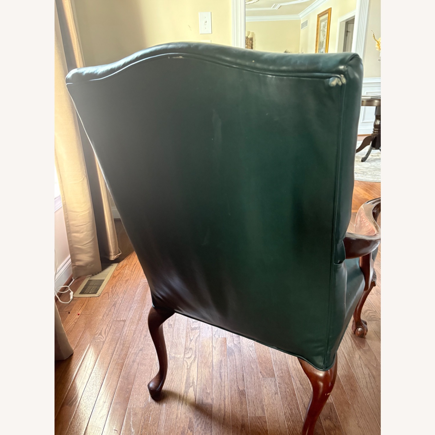 Traditional Leather Armchair  - image-4