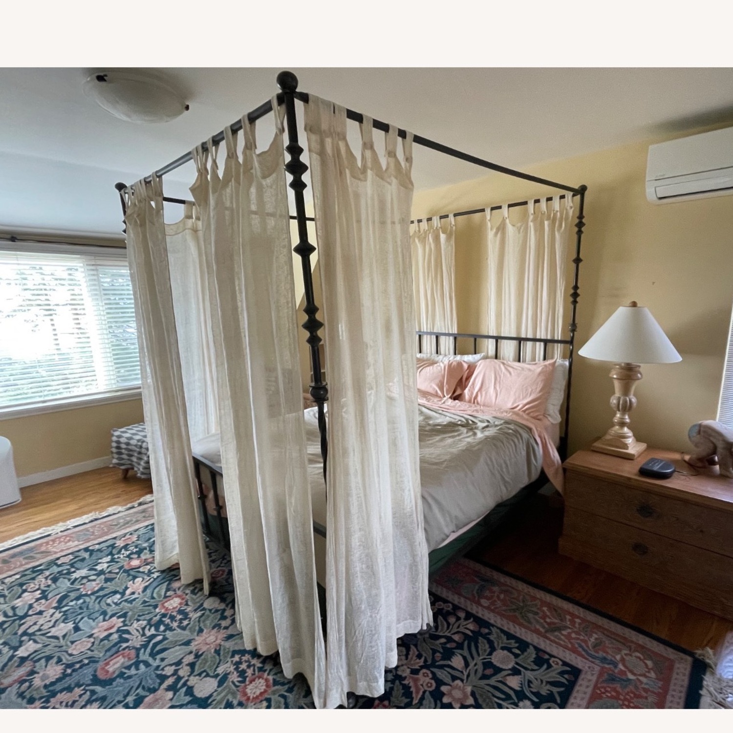 Kreiss Black Iron Queen Bed - image-0