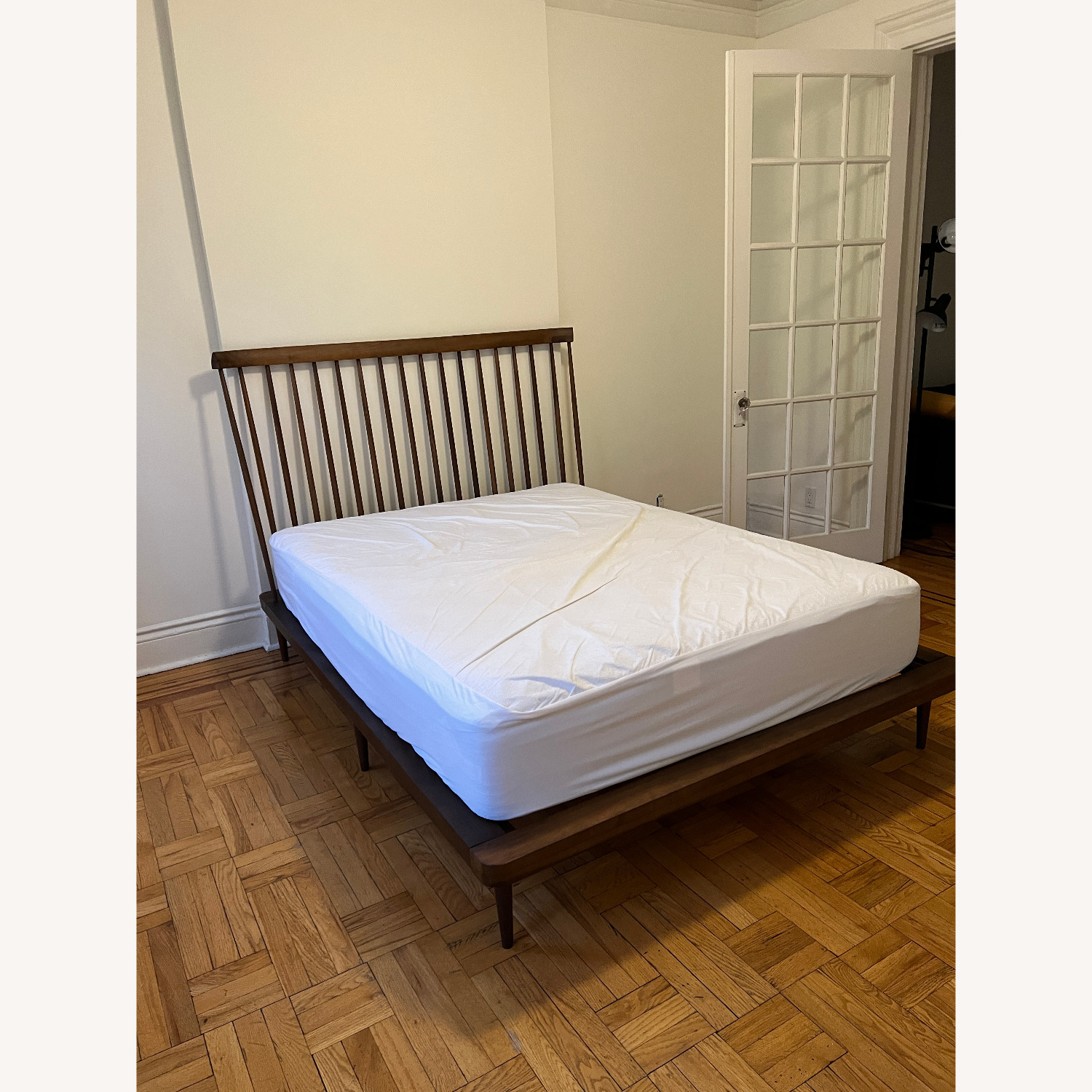 France and Son Dark Brown Wood Queen Bed - image-5