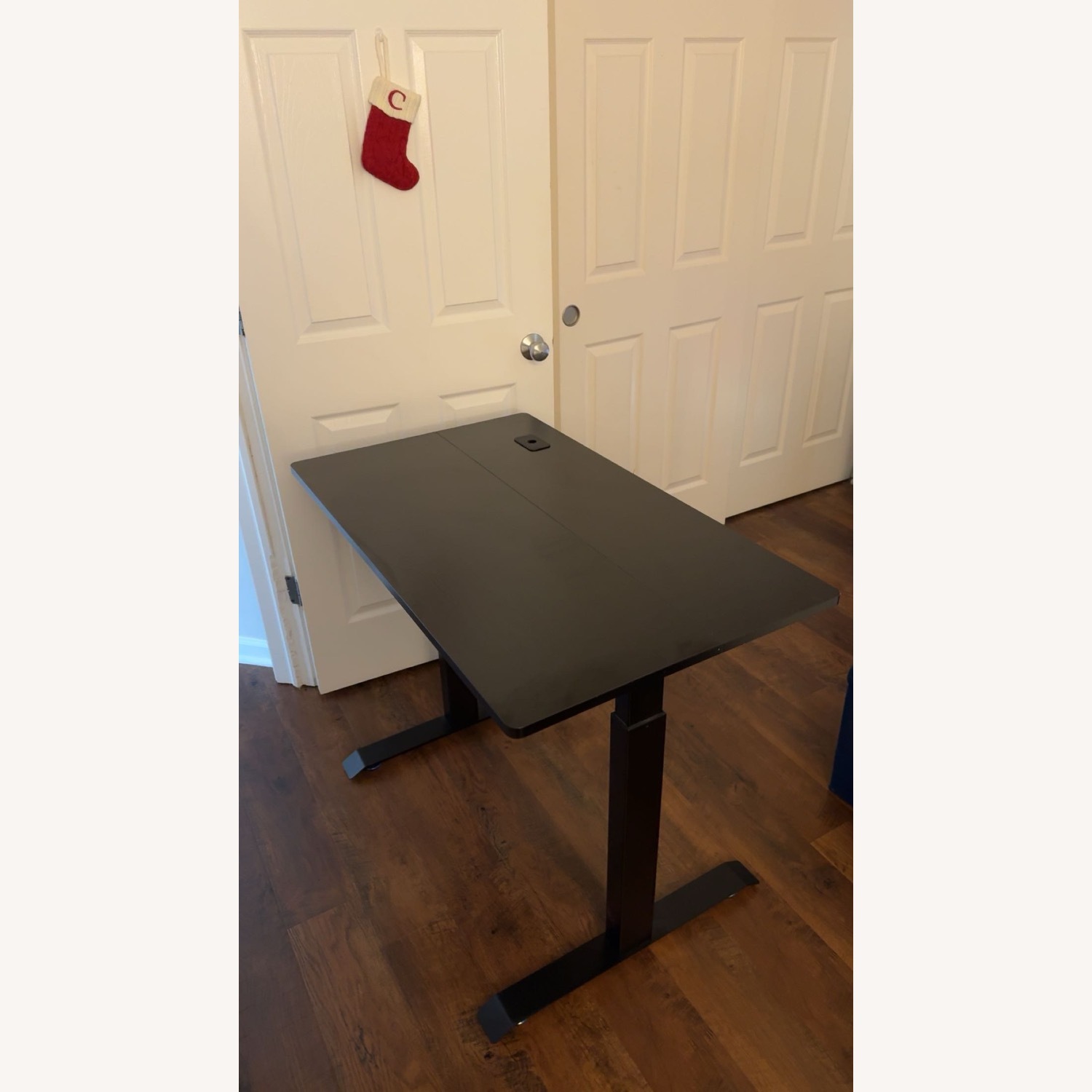 Black Desk - image-3