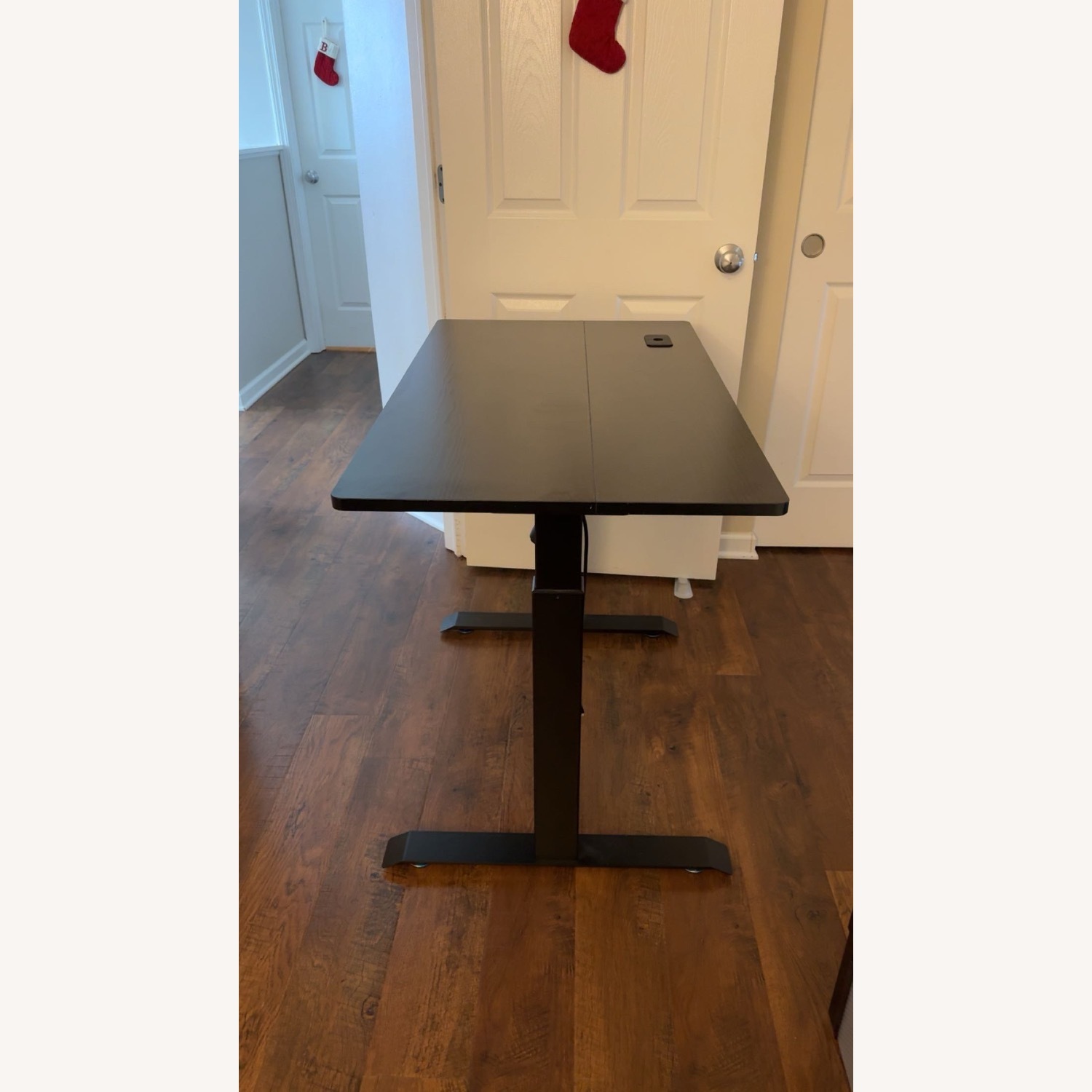 Black Desk - image-4