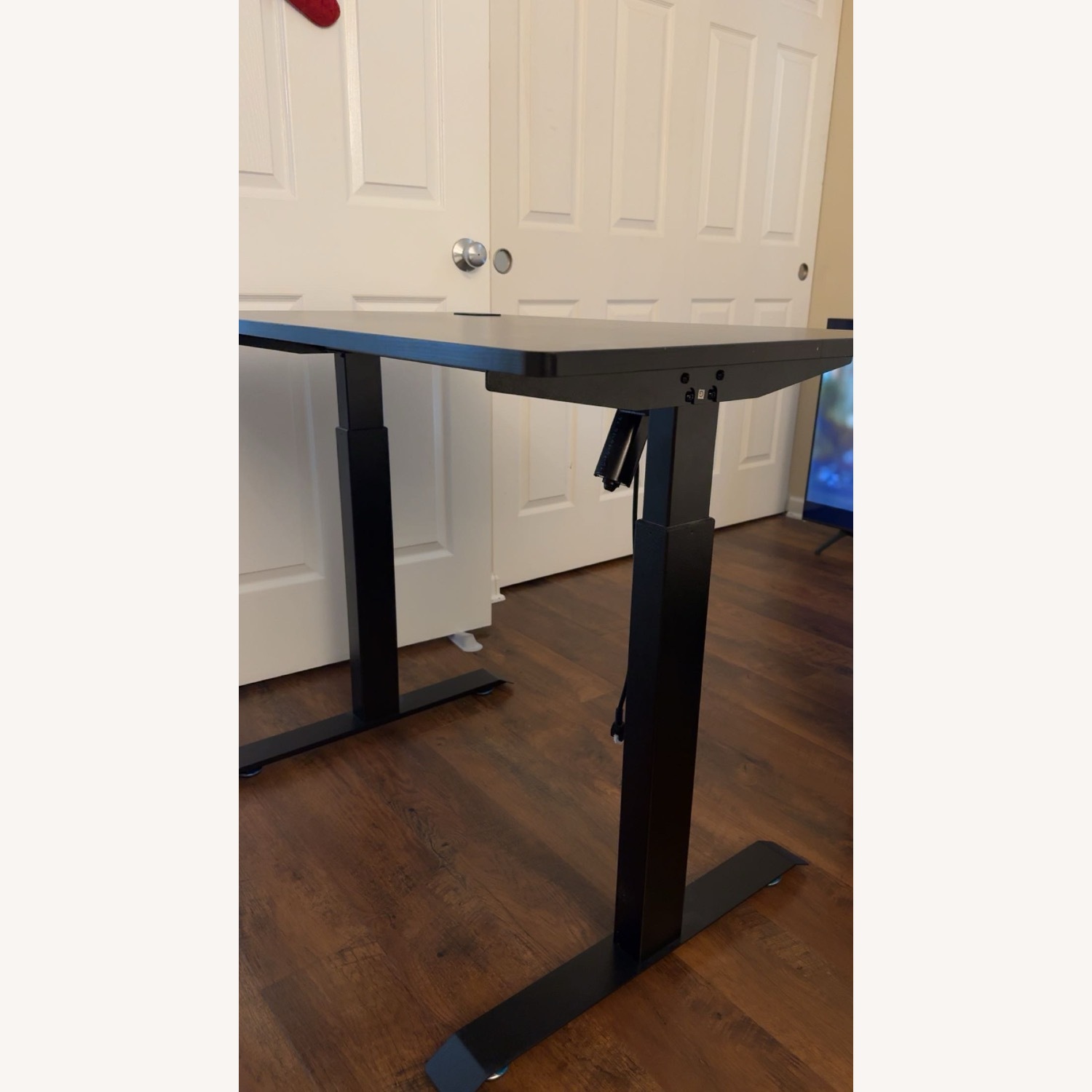 Black Desk - image-2