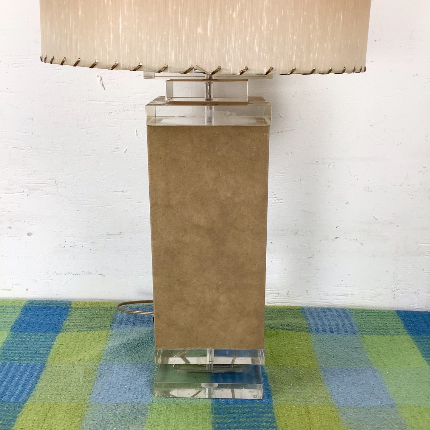 Modernist Vintage Table Lamp with Lucite Accents - image-3