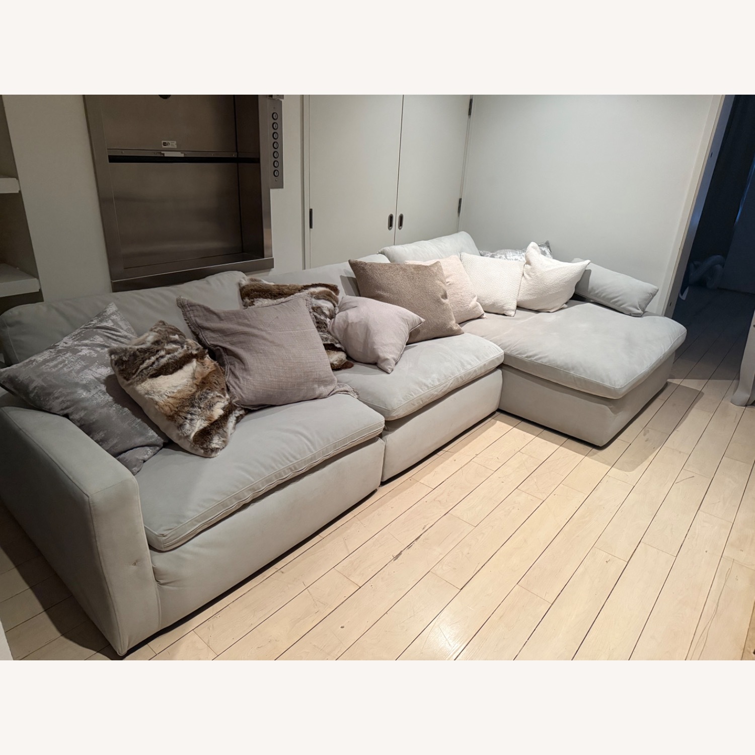 Ashley Furniture Light Gray 3+ Piece Sectional - image-7