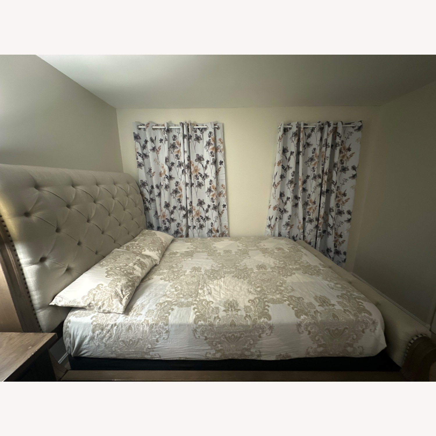 Liberty Furniture Queen Bed - image-1