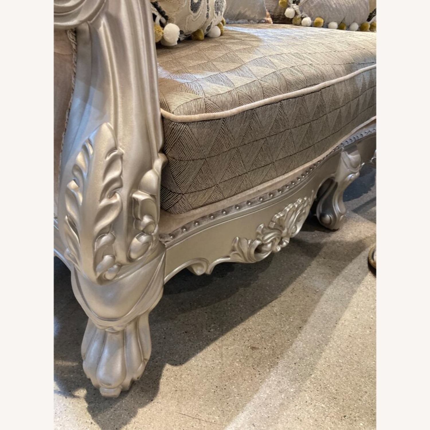 Acme Ranita Loveseat - image-5