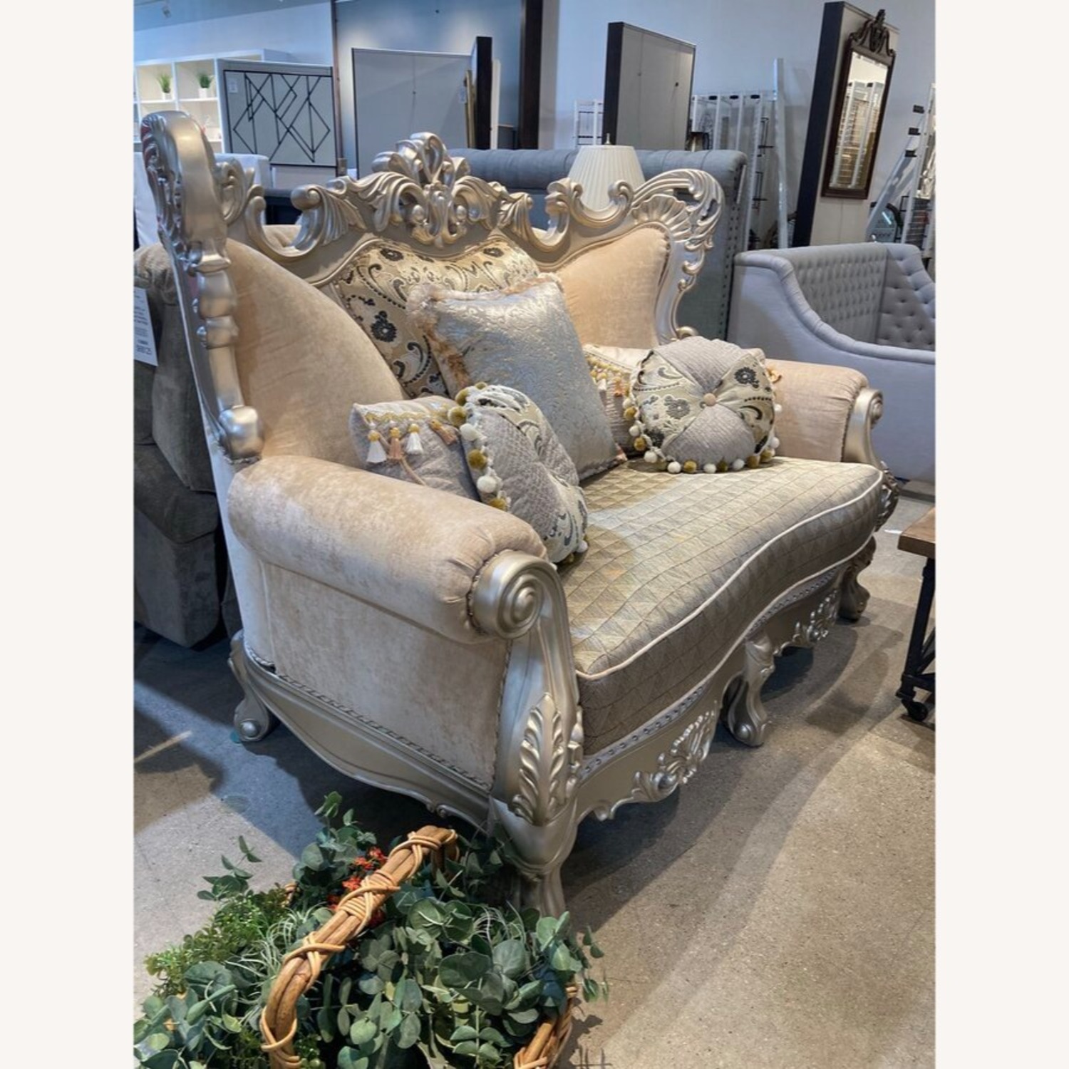 Acme Ranita Loveseat - image-2