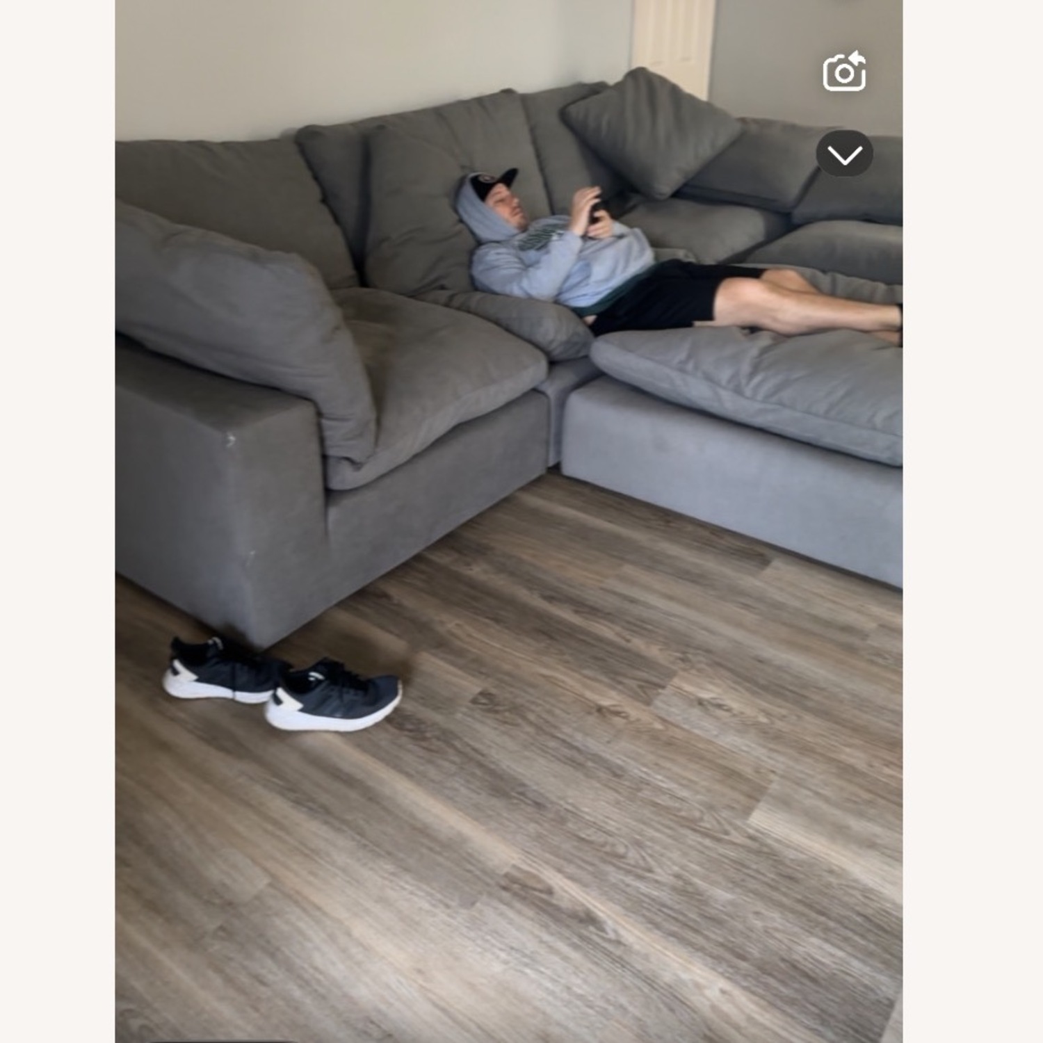 DreamFurniture Light Gray 3+ Piece Sectional - image-2