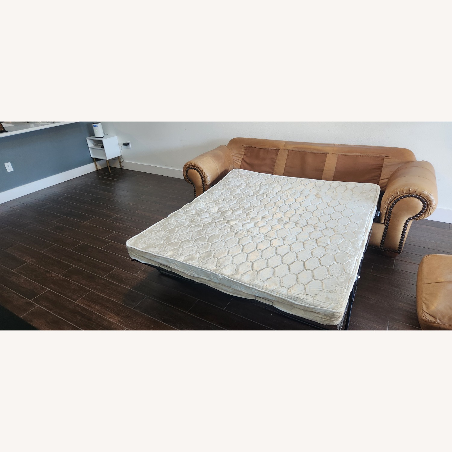 Light Brown Leather 3+ Seater Sofa - image-5