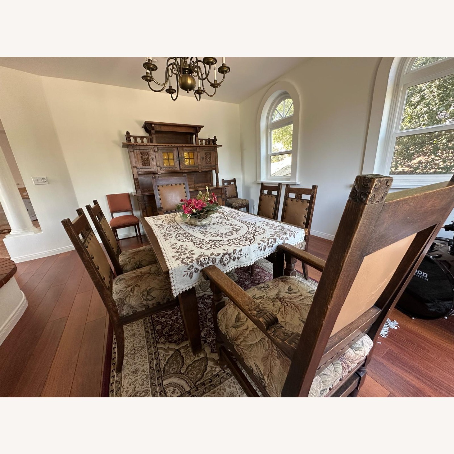 English Oak Arts and Crafts Dining Suite - image-2