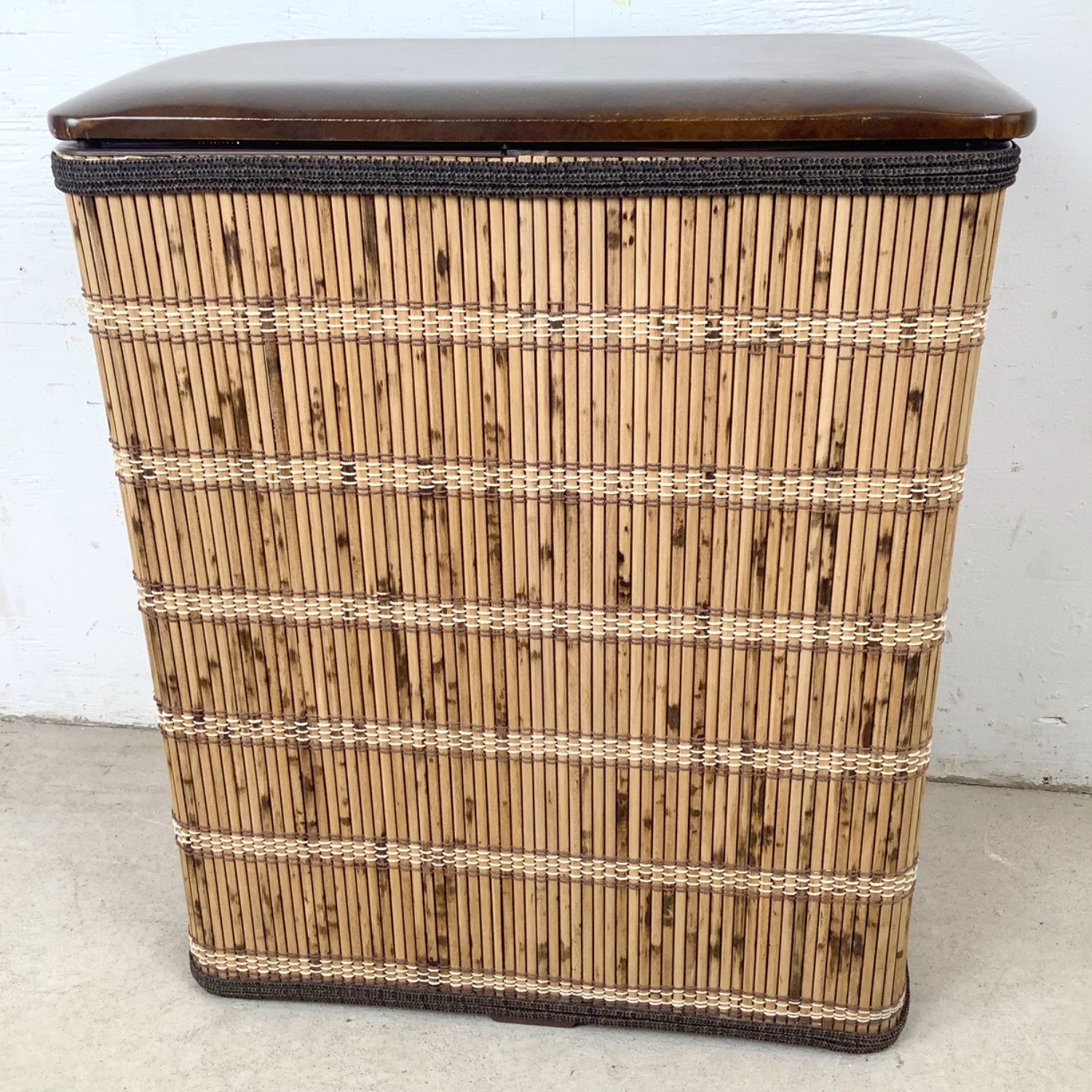 Boho Vintage Bamboo Laundry Basket with Lid - image-4