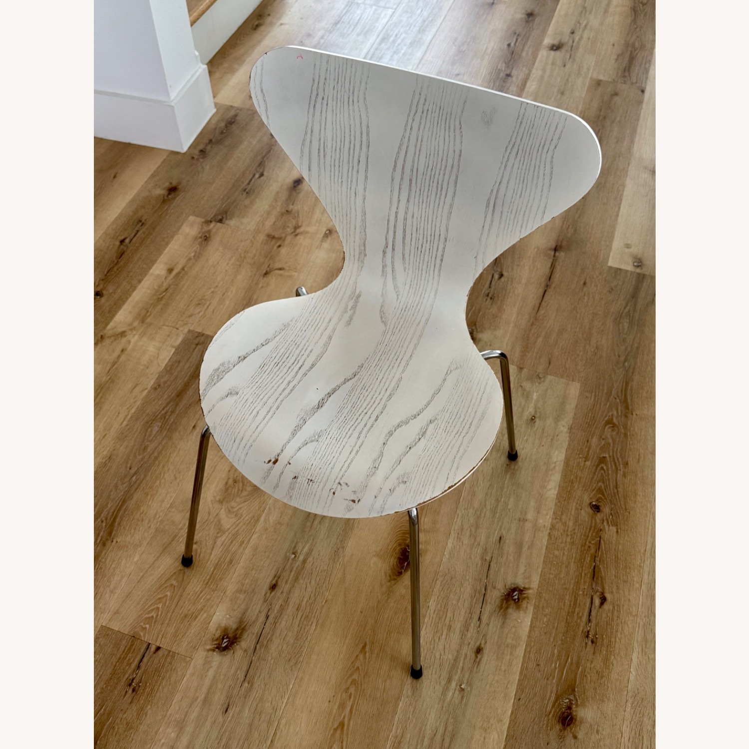 Fritz Hansen Series 7 Chairs in White (Set of 4) - image-14