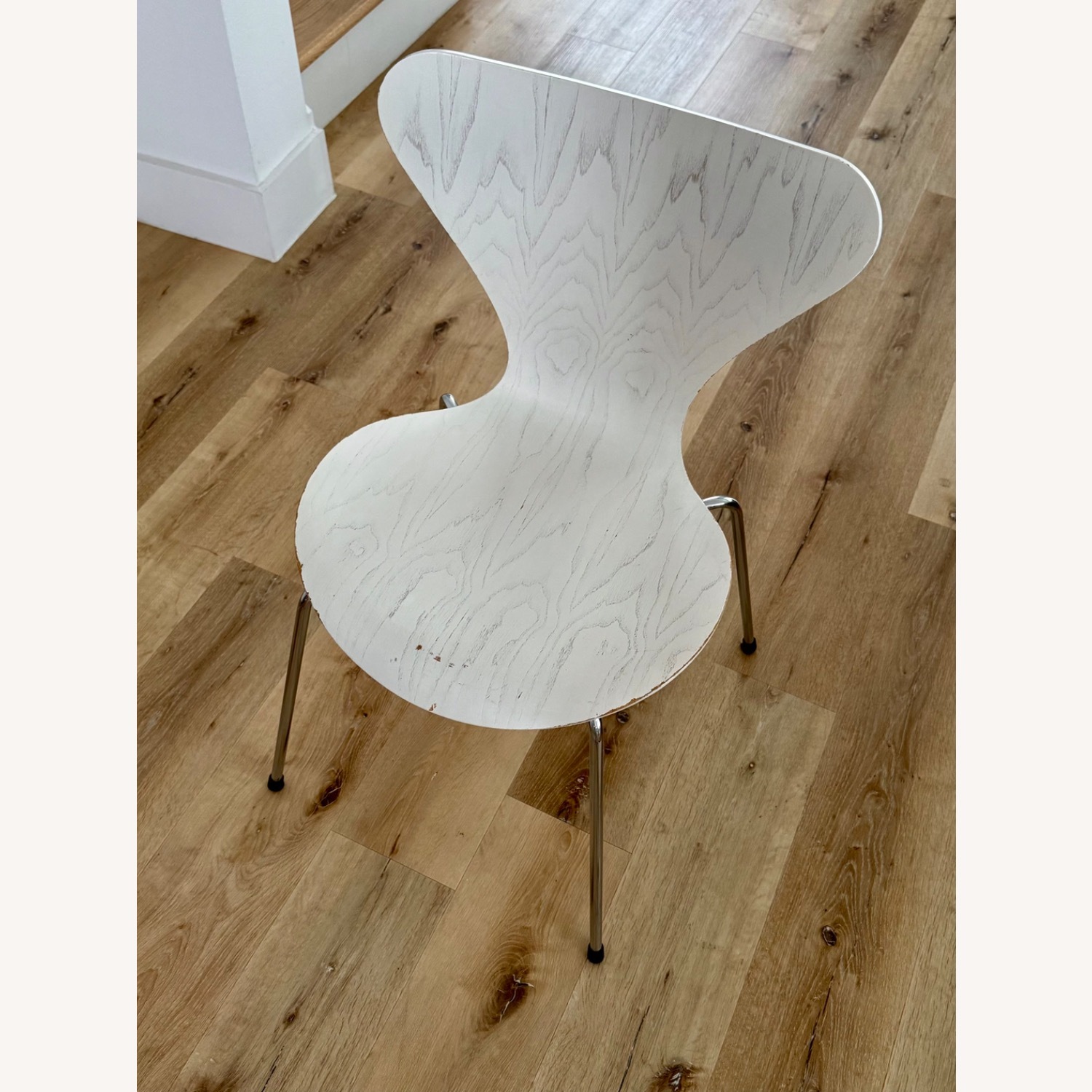 Fritz Hansen Series 7 Chairs in White (Set of 4) - image-8