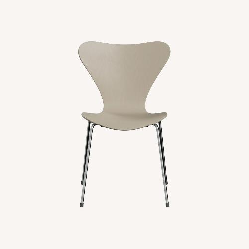 Used Fritz Hansen Series 7 Chairs in White (Set of 4) for sale on AptDeco