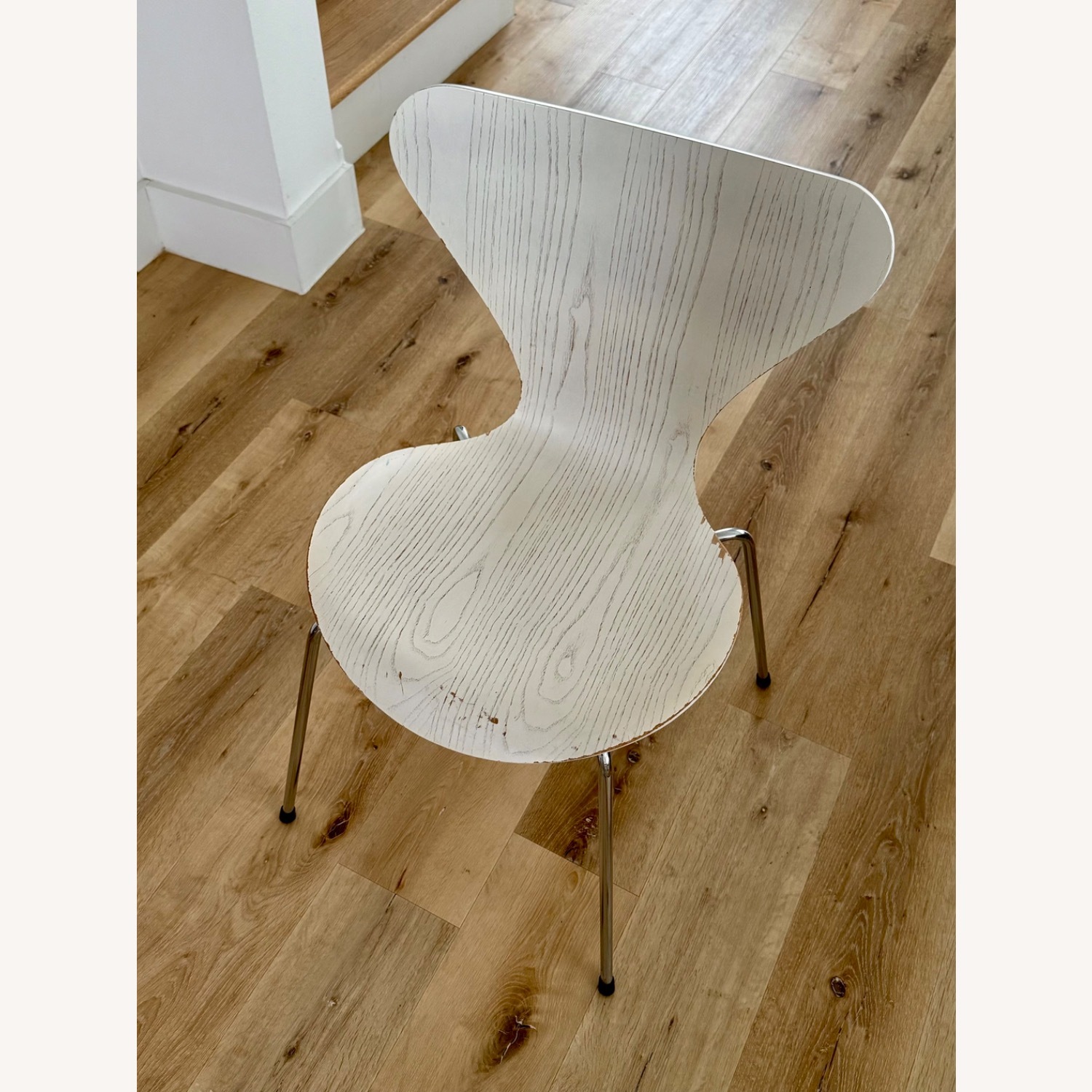 Fritz Hansen Series 7 Chairs in White (Set of 4) - image-6