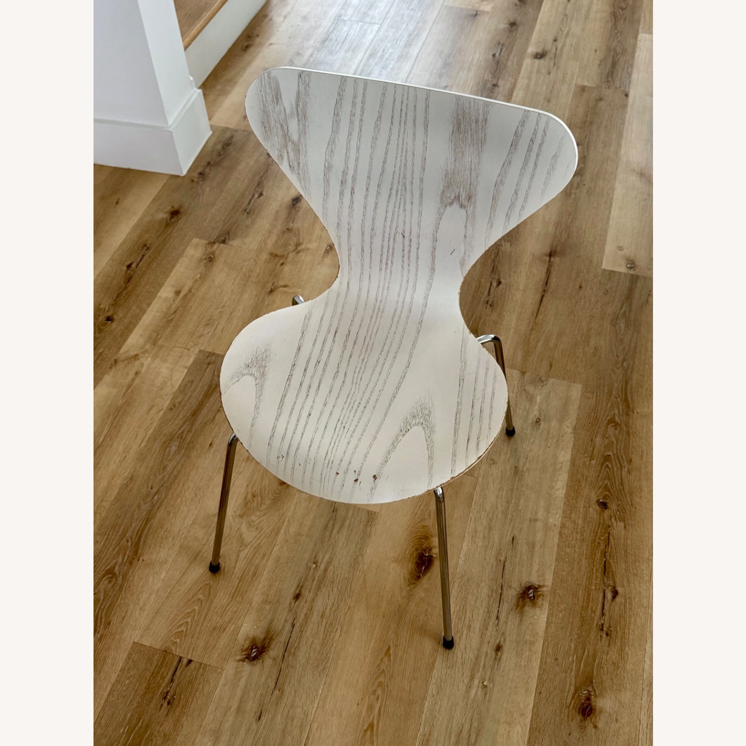 Fritz Hansen Series 7 Chairs in White (Set of 4) - image-2