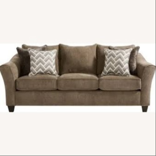 Used Rooms to Go Ellaworth Sofa for sale on AptDeco