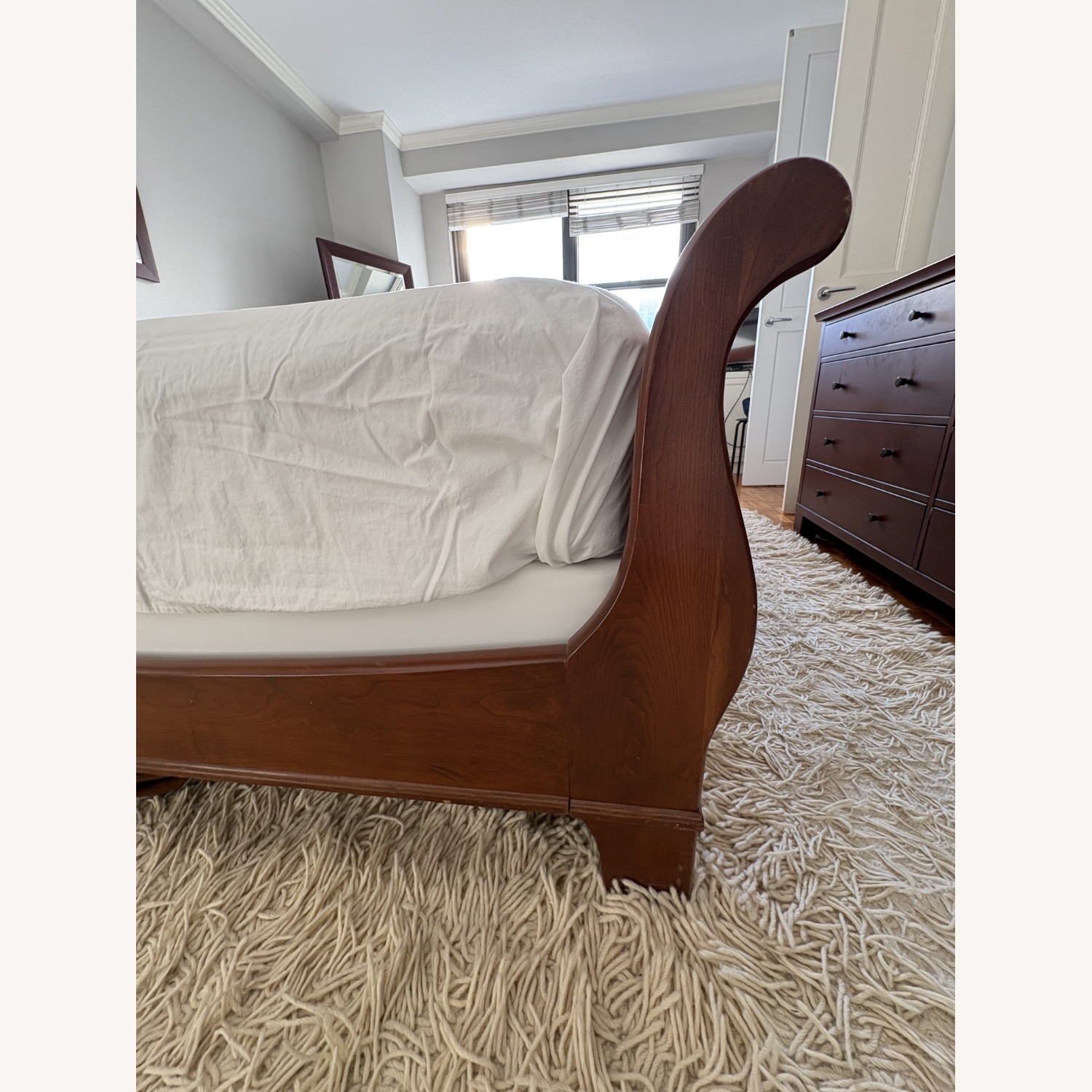 Custom Queen Sleigh Bed Cherry - image-2