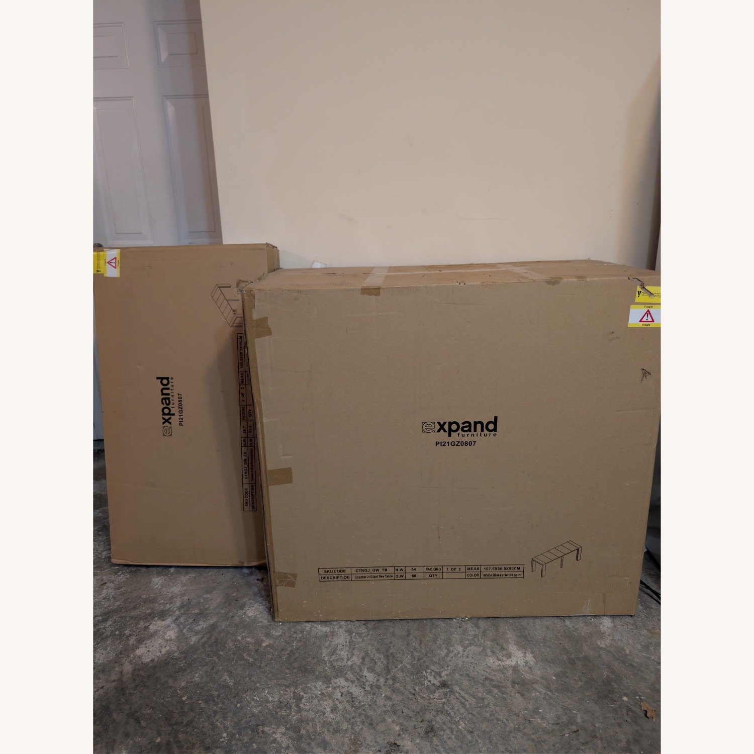 Expand Furniture Counter Height Table - image-4