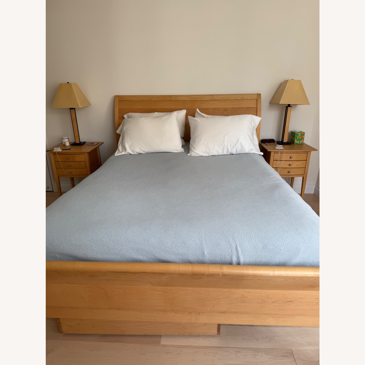 Pompanoosuc Mills Maple Wood Vernon Queen Bed - image-5