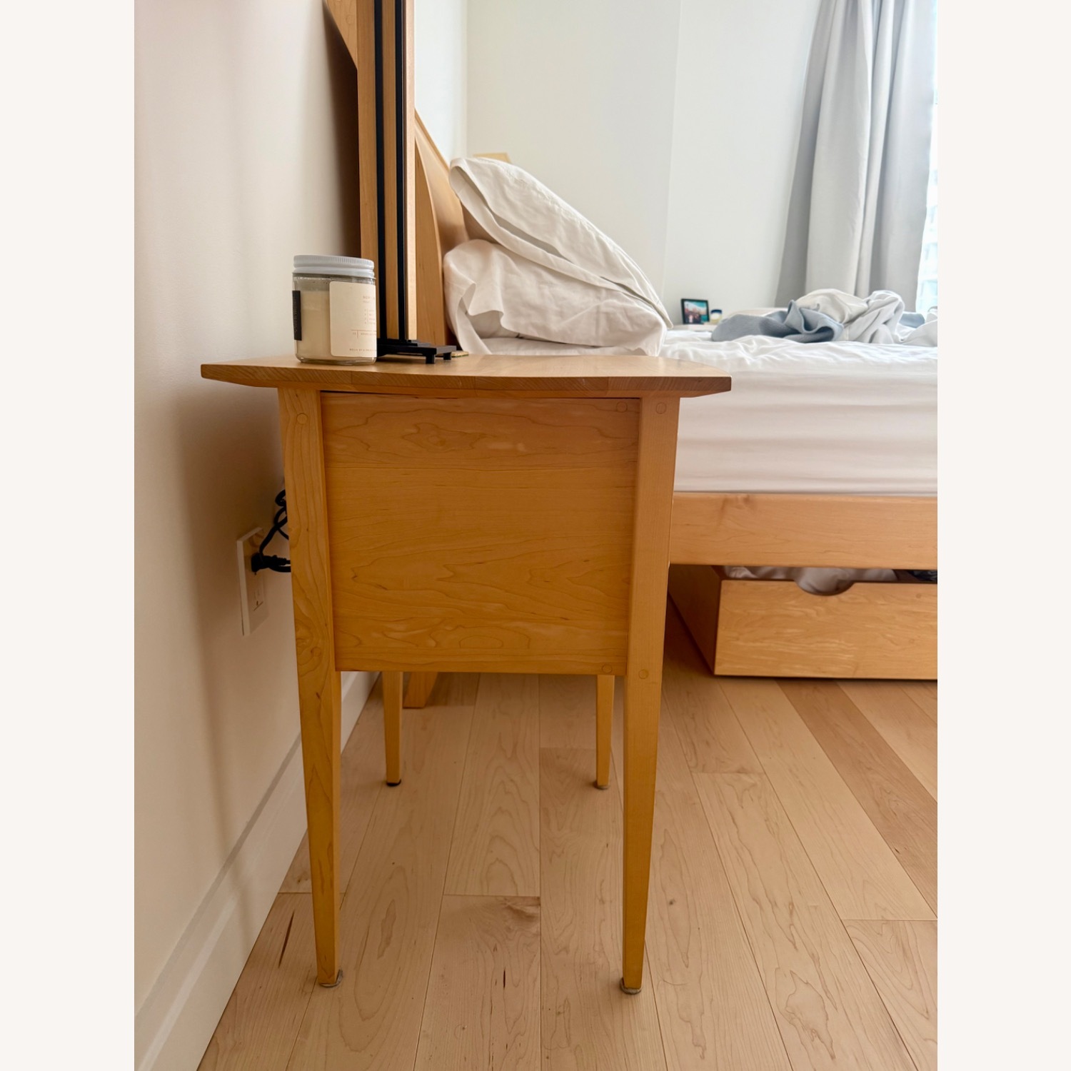 Set Pompanoosuc Mills Maple Wood Nightstands - image-5