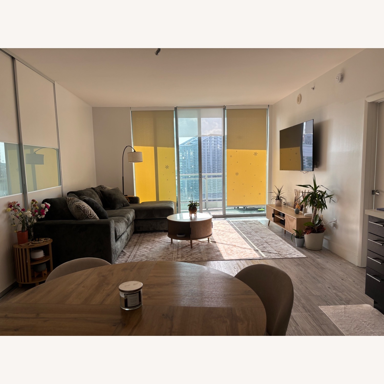 Rooms To Go Green Fabric Chaise Lounge - image-4