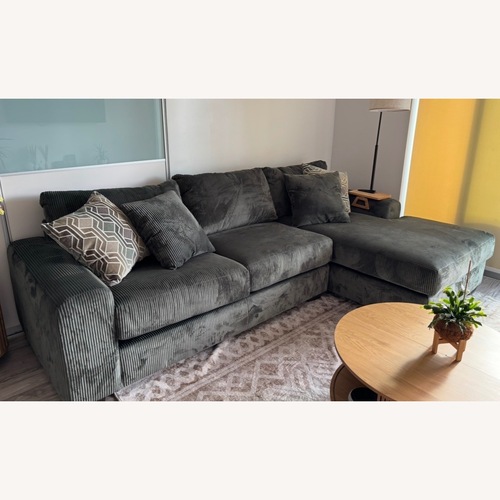 Used Rooms To Go Green Fabric Chaise Lounge for sale on AptDeco