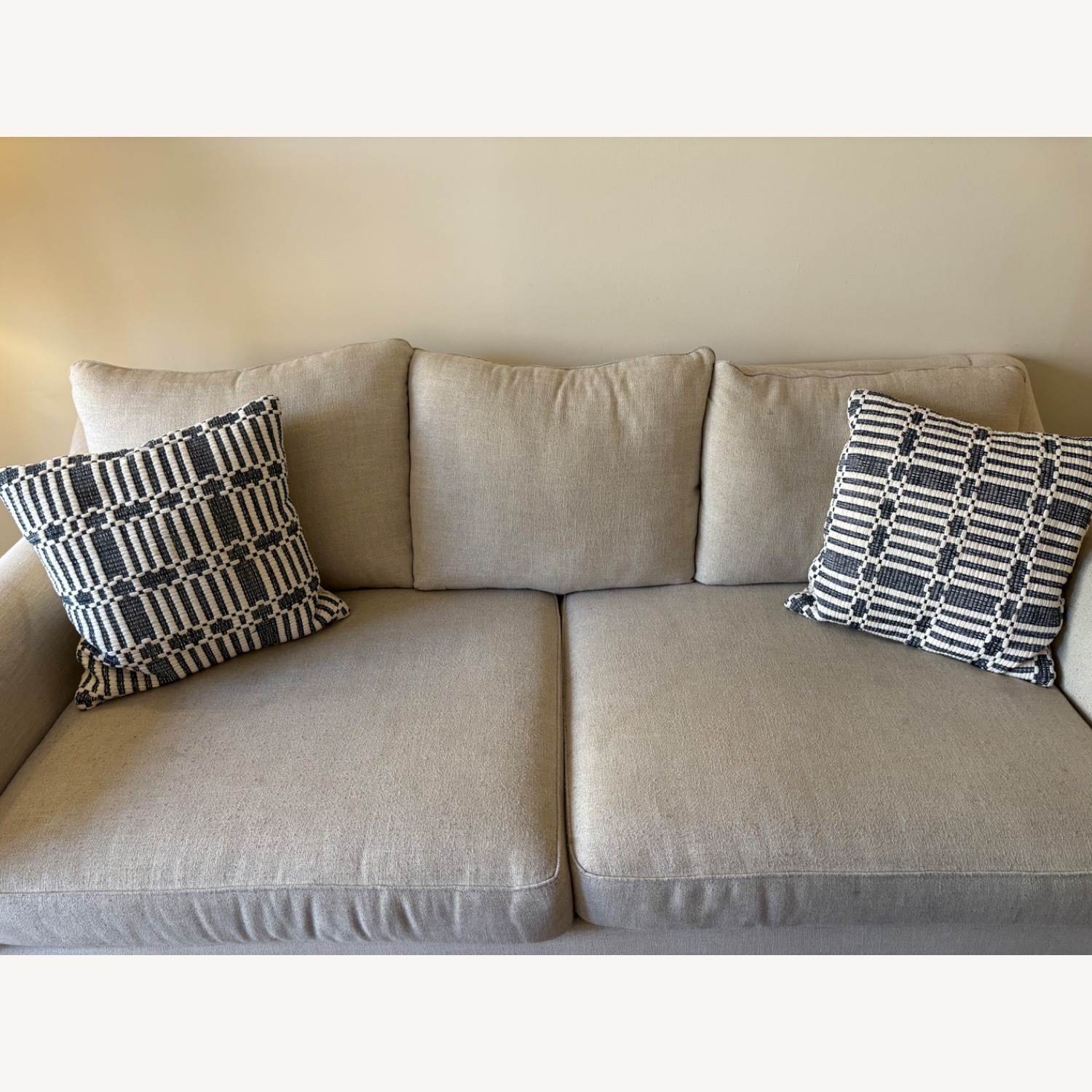 Raymour & Flanagan Gemma Sofa - image-10