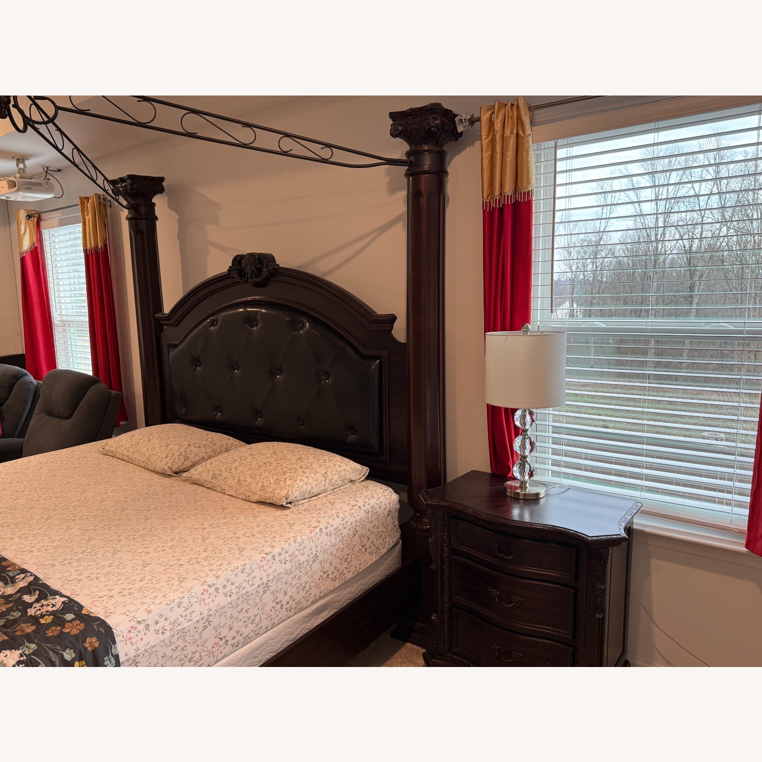 Canopy King Bed - image-5
