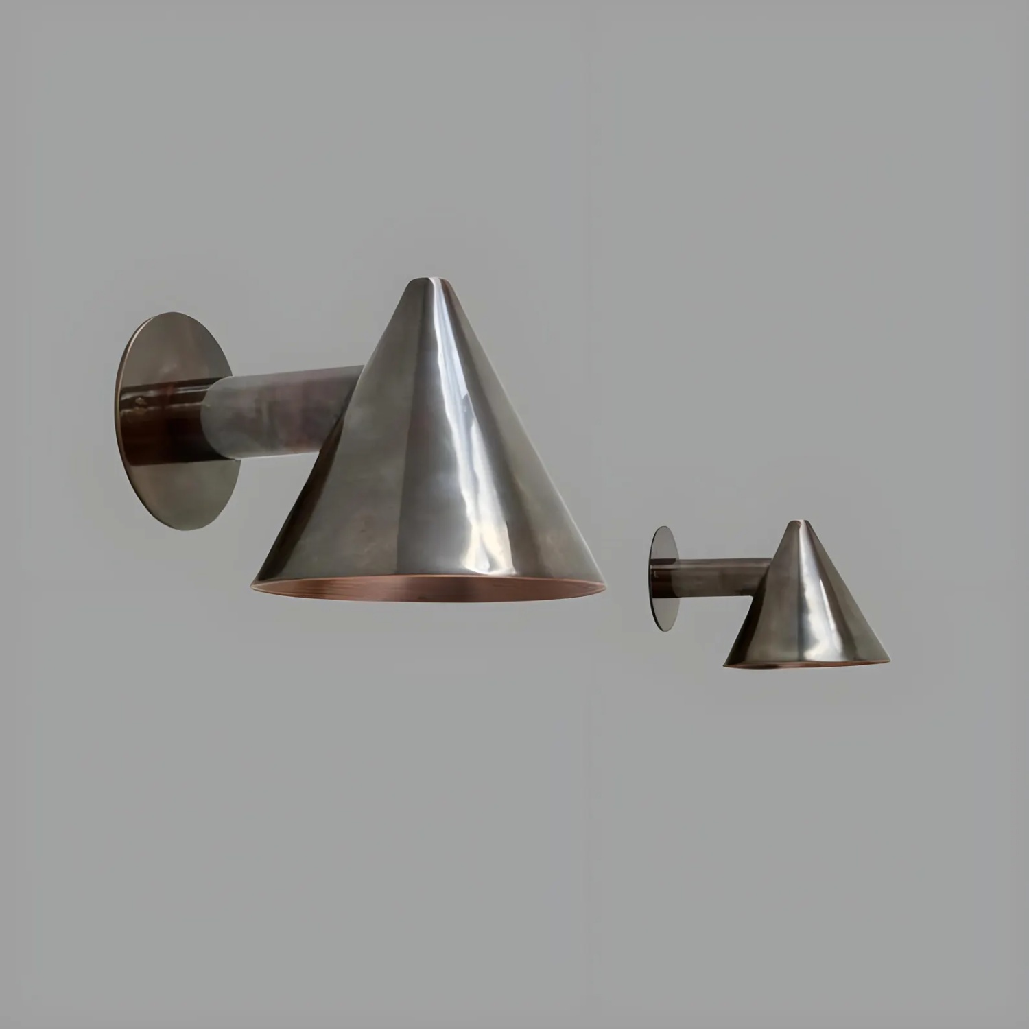 Metal Wall Lamp - image-0