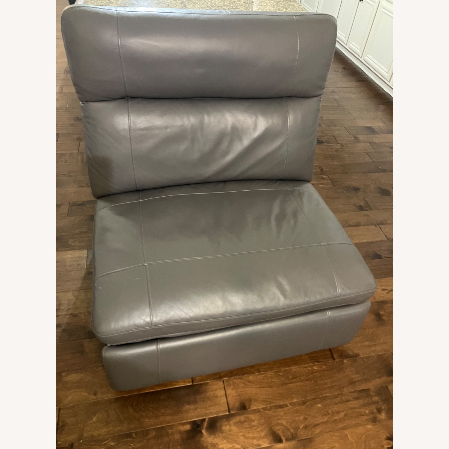 Arm Restless Electric Recliner - image-4