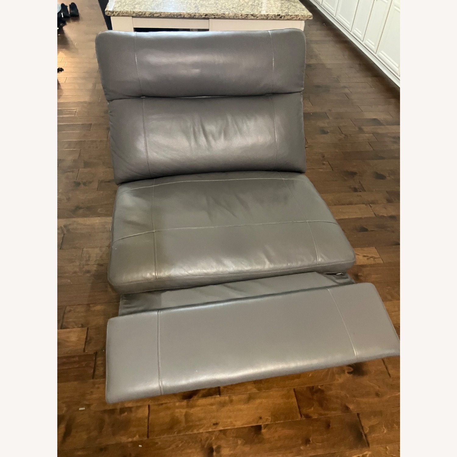 Arm Restless Electric Recliner - image-0