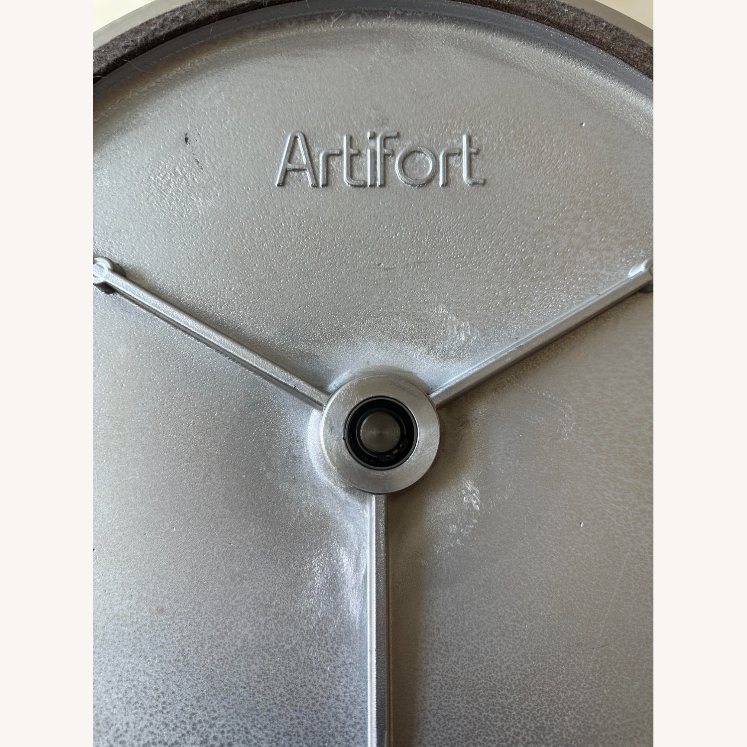 Pair of Artifort Pierre Paulin Little Tulip Chairs - image-10