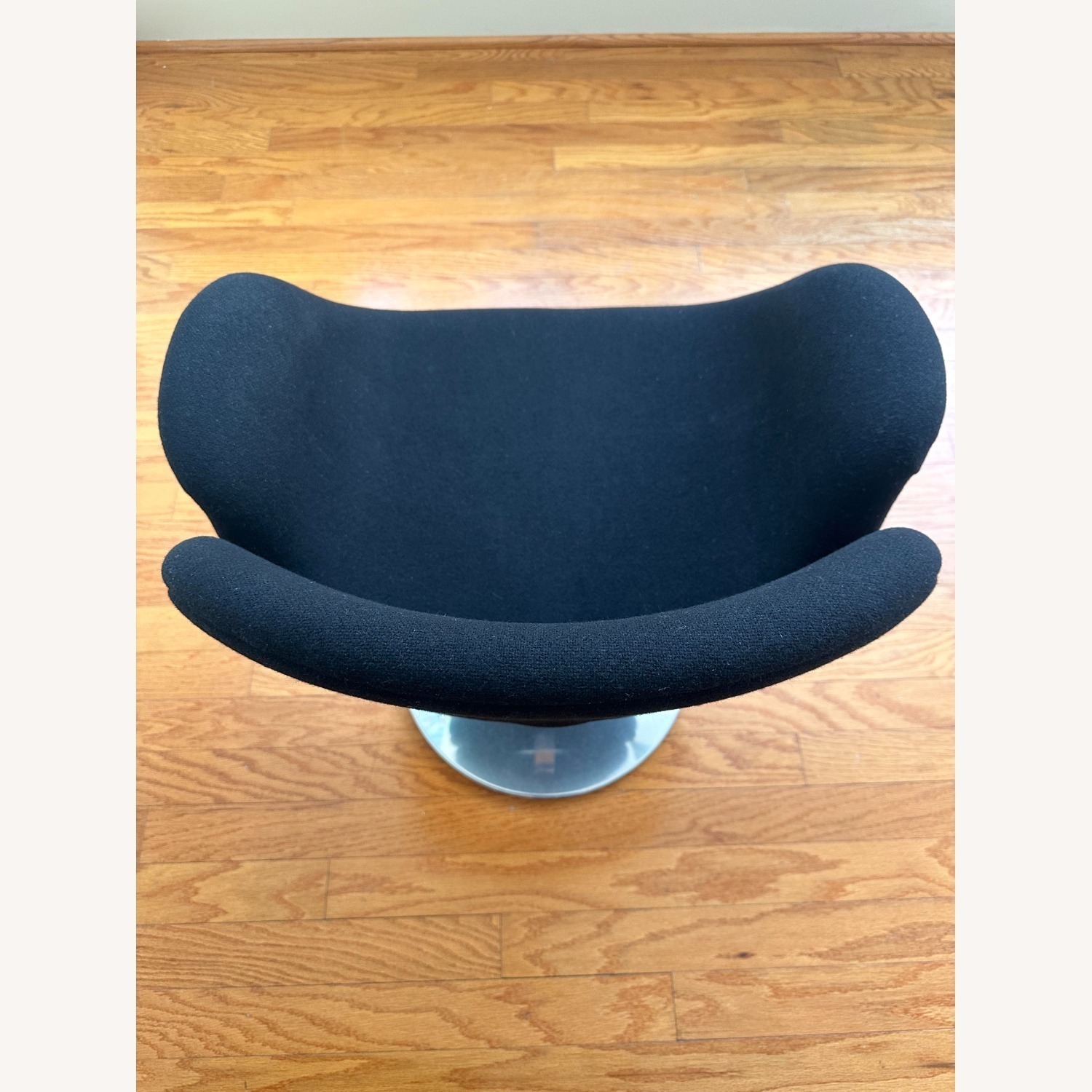 Pair of Artifort Pierre Paulin Little Tulip Chairs - image-4