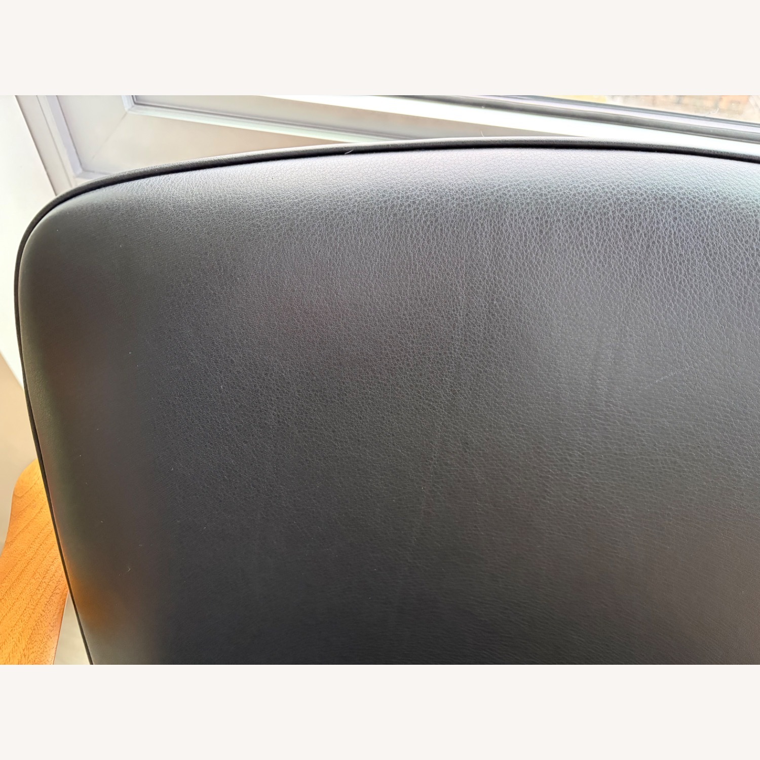 Saarinen & Eames  Modell 711 Black Leather Armchairs - image-18