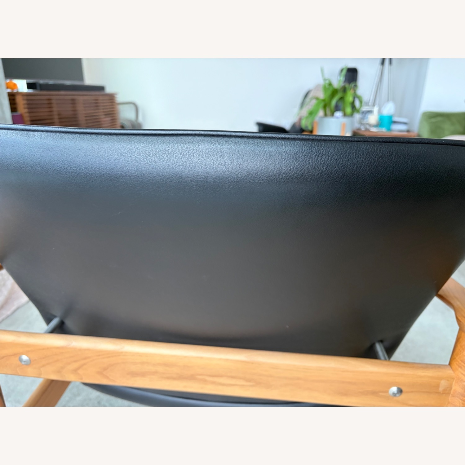 Saarinen & Eames  Modell 711 Black Leather Armchairs - image-11