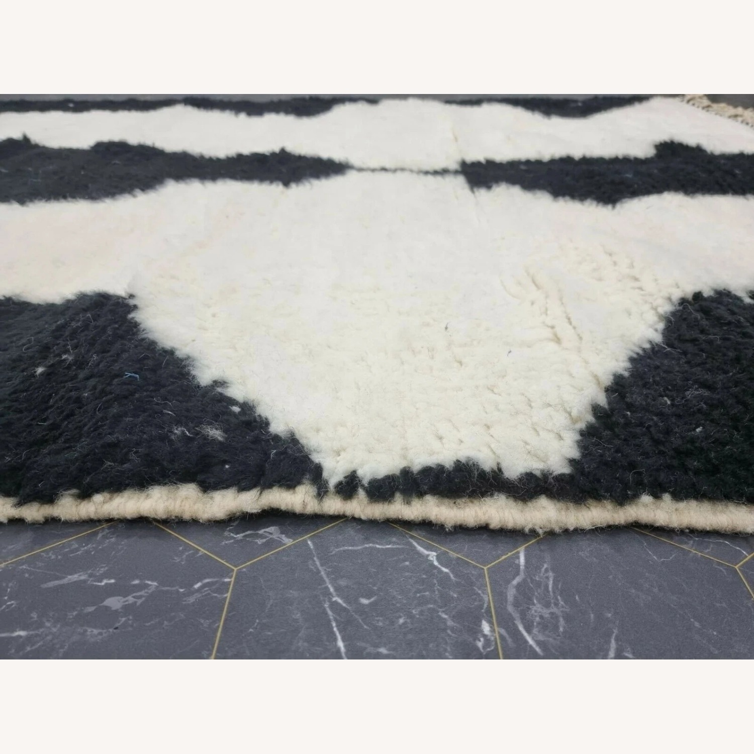 Black & White Geometric Wool Area Rug 5' x 7' - image-2