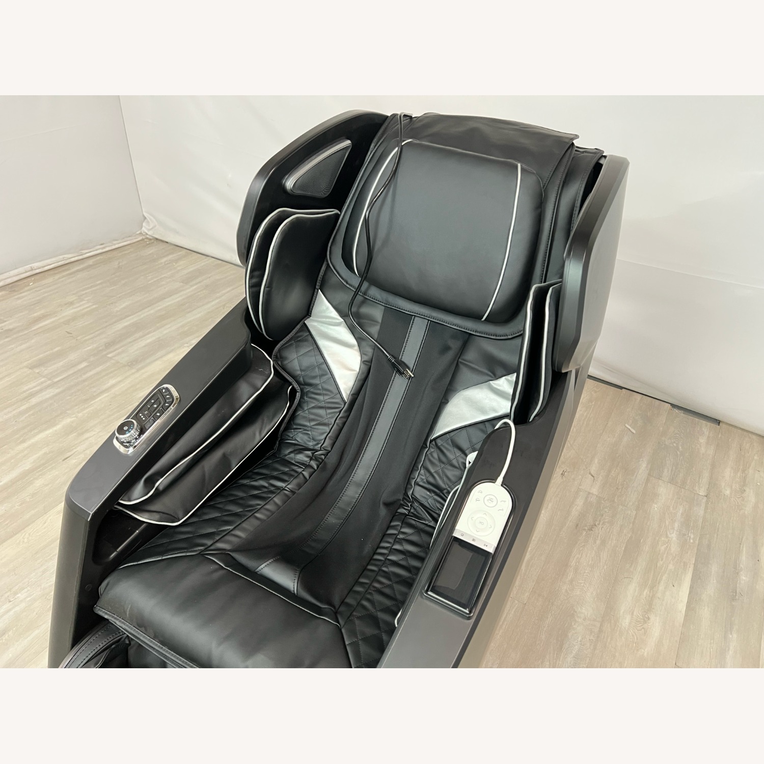 Inbox Zero Cello 2026  Massage Chair With Footrest - image-3