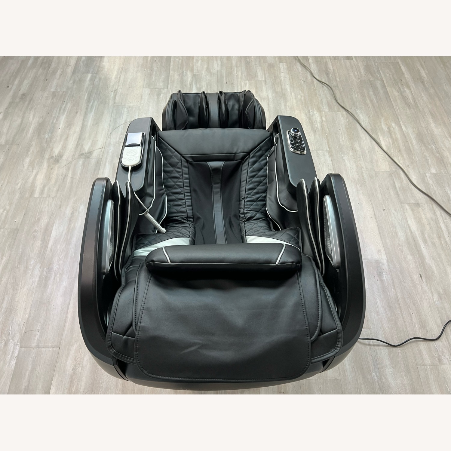 Inbox Zero Cello 2026  Massage Chair With Footrest - image-9