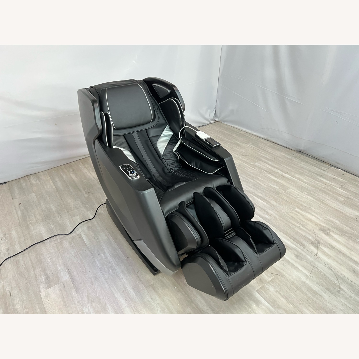 Inbox Zero Cello 2026  Massage Chair With Footrest - image-5