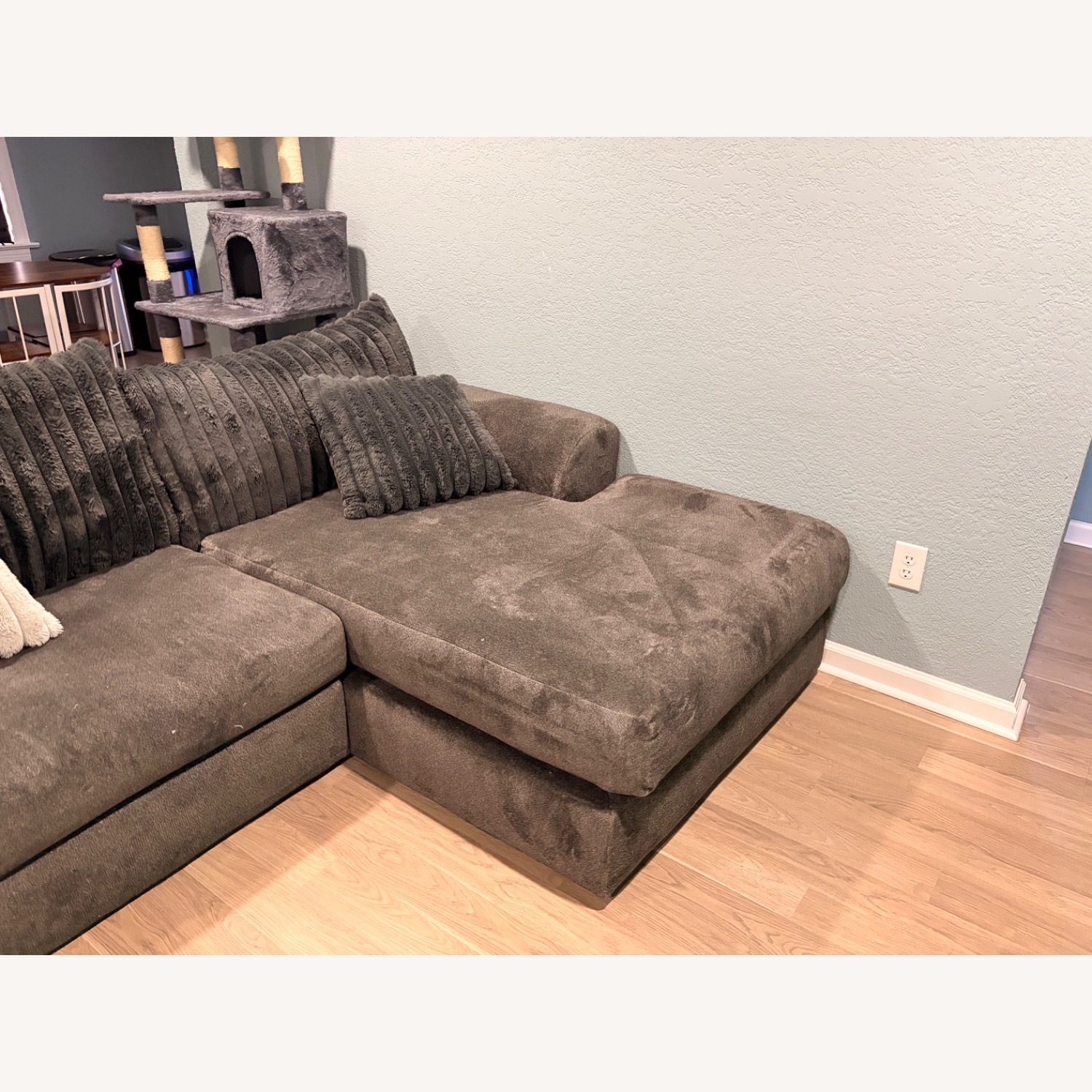 Rooms To Go Light Gray 2 Piece Sectional - image-1